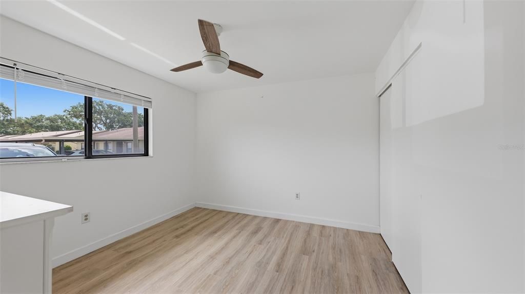 For Sale: $197,700 (2 beds, 2 baths, 1076 Square Feet)