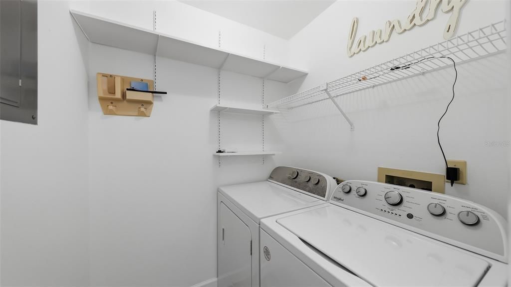 For Sale: $197,700 (2 beds, 2 baths, 1076 Square Feet)