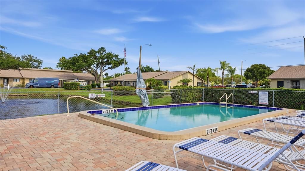 For Sale: $197,700 (2 beds, 2 baths, 1076 Square Feet)