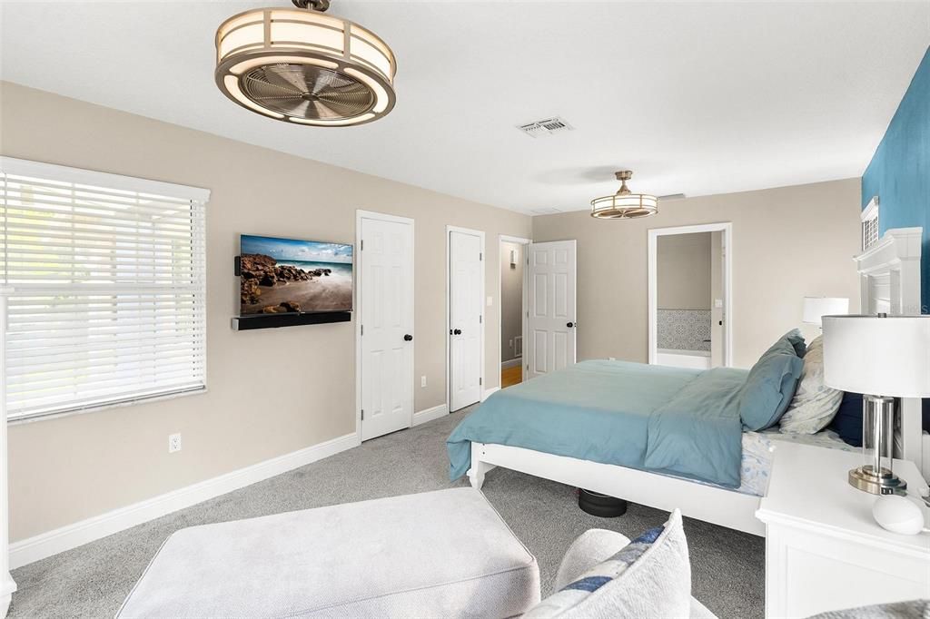 For Sale: $535,000 (4 beds, 2 baths, 1968 Square Feet)