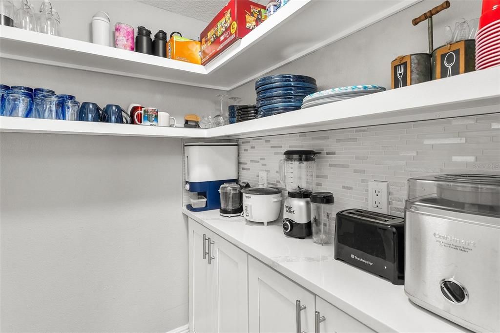 For Sale: $535,000 (4 beds, 2 baths, 1968 Square Feet)