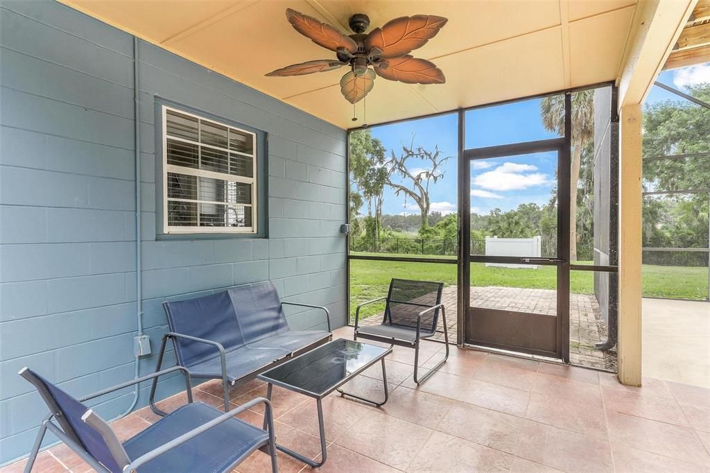 For Sale: $535,000 (4 beds, 2 baths, 1968 Square Feet)