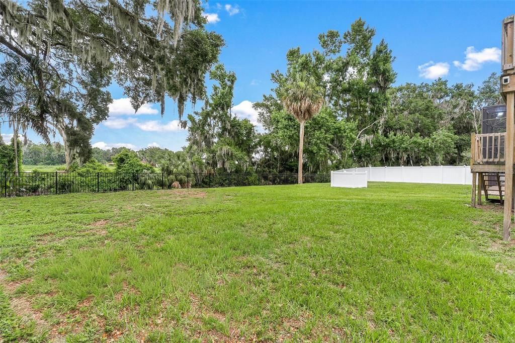 For Sale: $535,000 (4 beds, 2 baths, 1968 Square Feet)