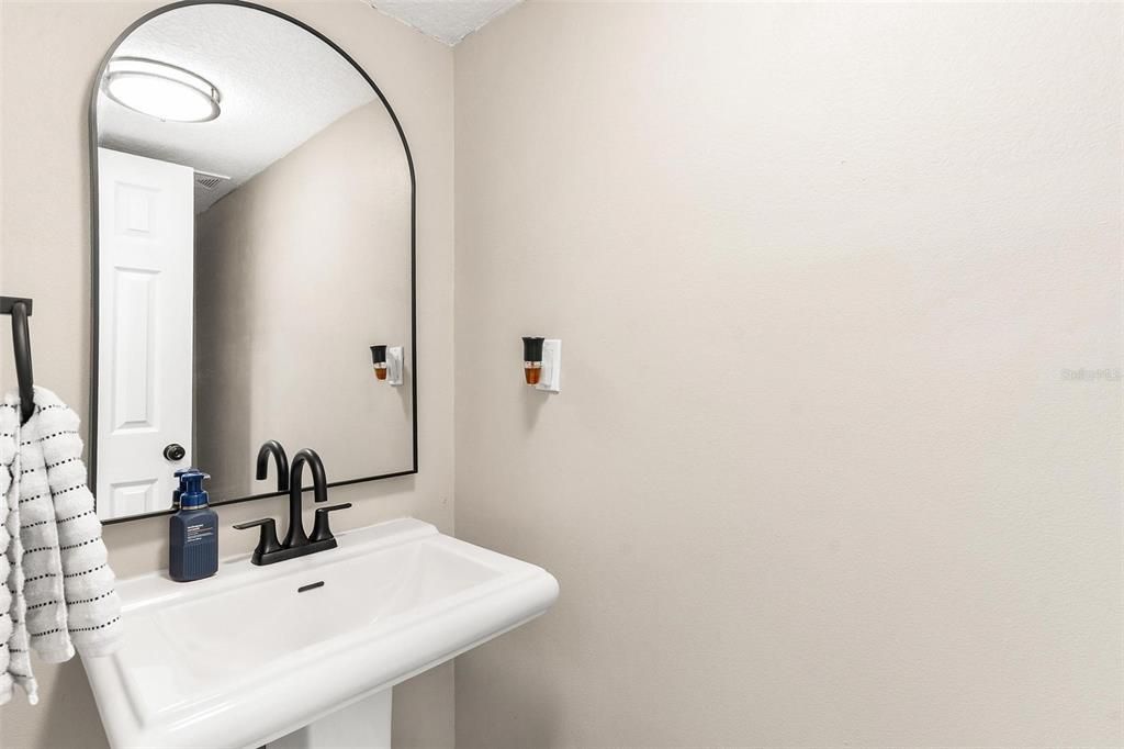 For Sale: $535,000 (4 beds, 2 baths, 1968 Square Feet)