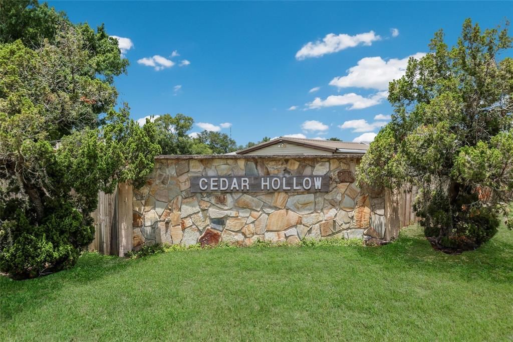 For Sale: $375,000 (2 beds, 1 baths, 916 Square Feet)