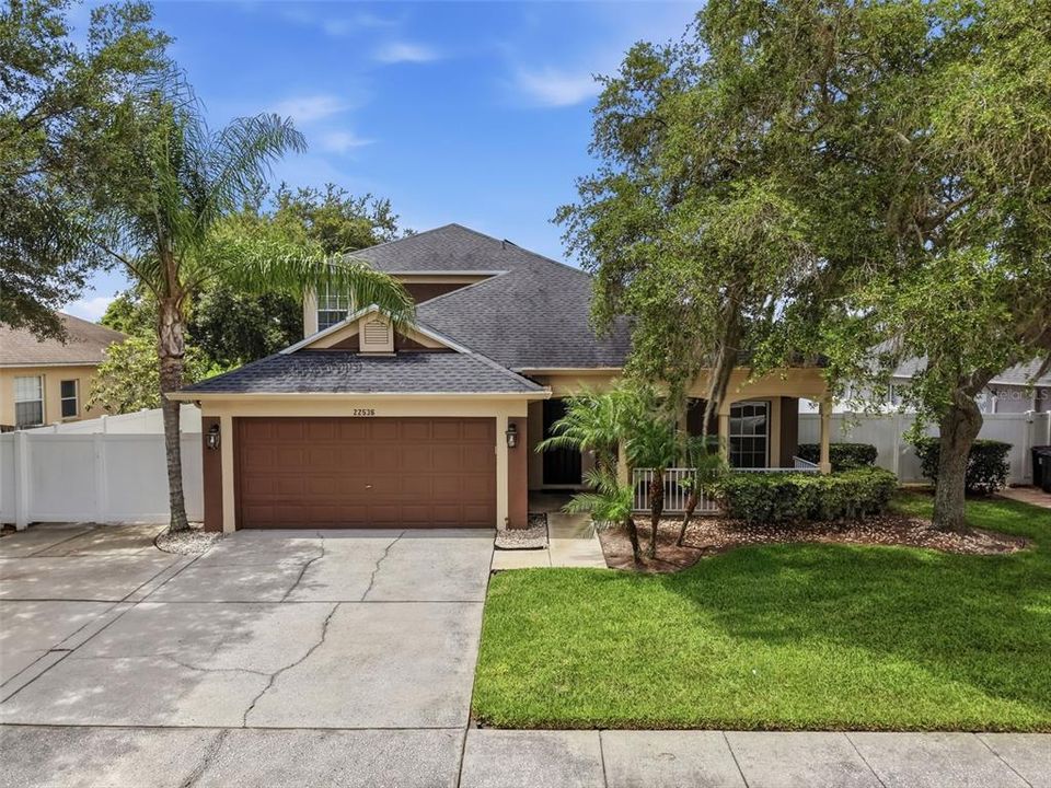 For Sale: $500,000 (5 beds, 3 baths, 2290 Square Feet)