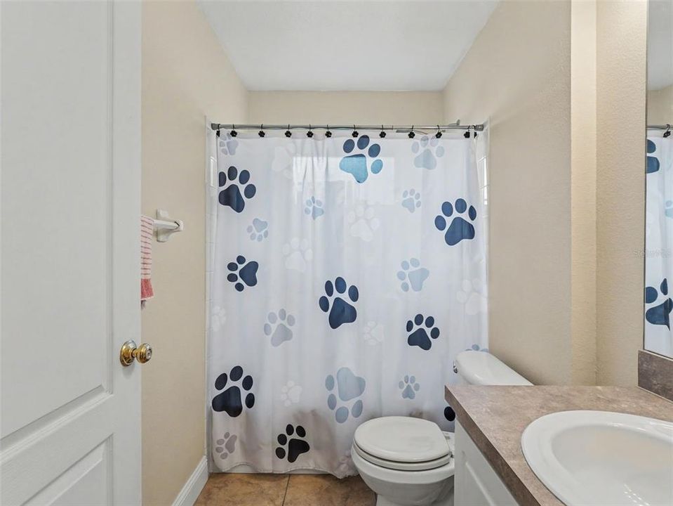 For Sale: $500,000 (5 beds, 3 baths, 2290 Square Feet)
