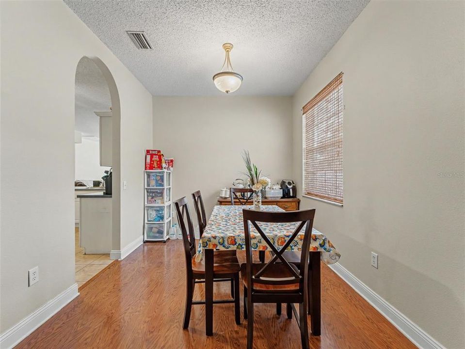 For Sale: $500,000 (5 beds, 3 baths, 2290 Square Feet)