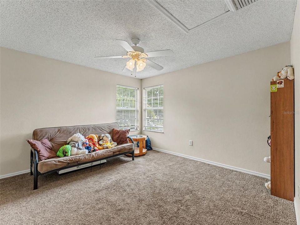 For Sale: $500,000 (5 beds, 3 baths, 2290 Square Feet)