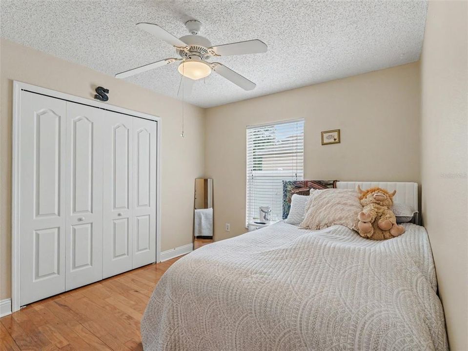 For Sale: $500,000 (5 beds, 3 baths, 2290 Square Feet)