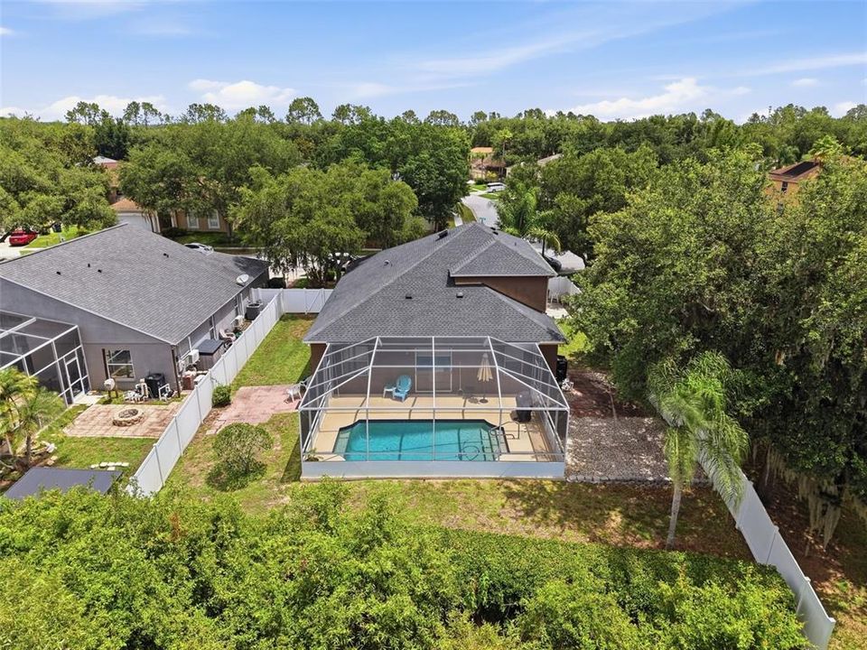 For Sale: $500,000 (5 beds, 3 baths, 2290 Square Feet)