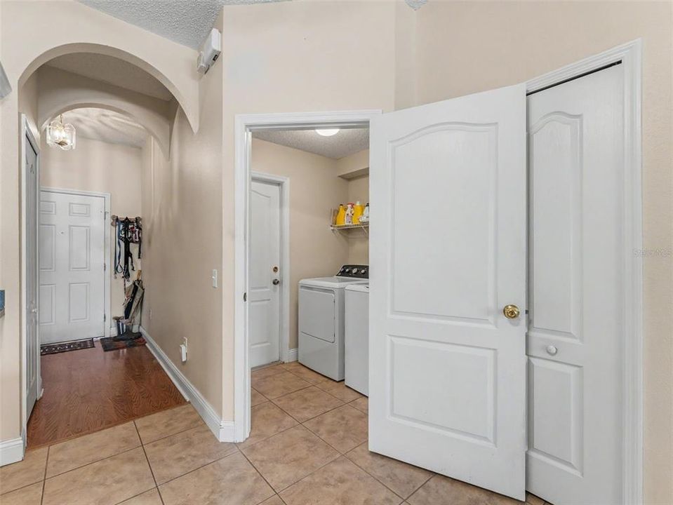 For Sale: $500,000 (5 beds, 3 baths, 2290 Square Feet)