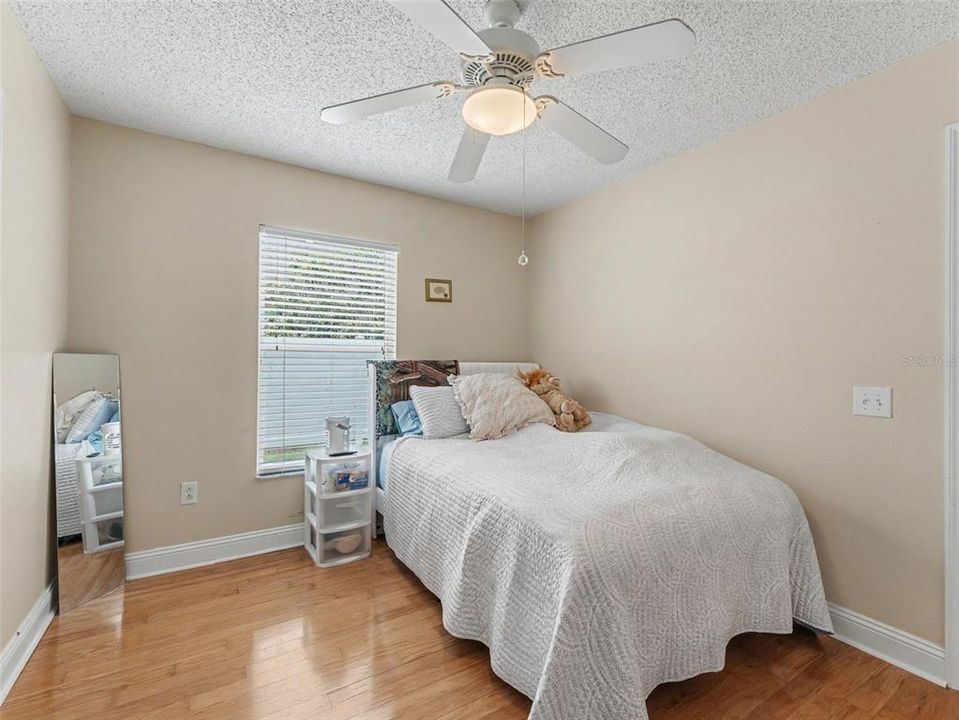 For Sale: $500,000 (5 beds, 3 baths, 2290 Square Feet)