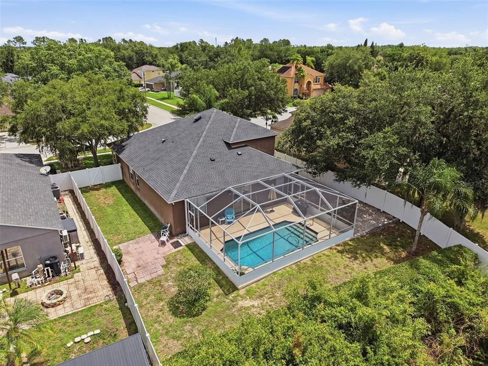For Sale: $500,000 (5 beds, 3 baths, 2290 Square Feet)