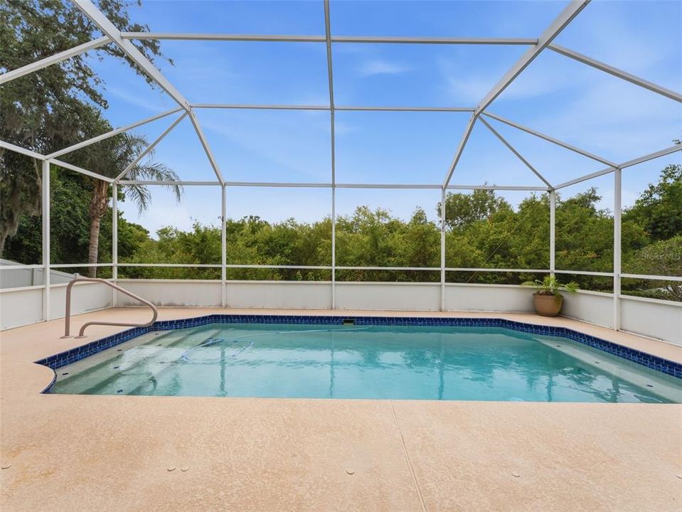 For Sale: $500,000 (5 beds, 3 baths, 2290 Square Feet)