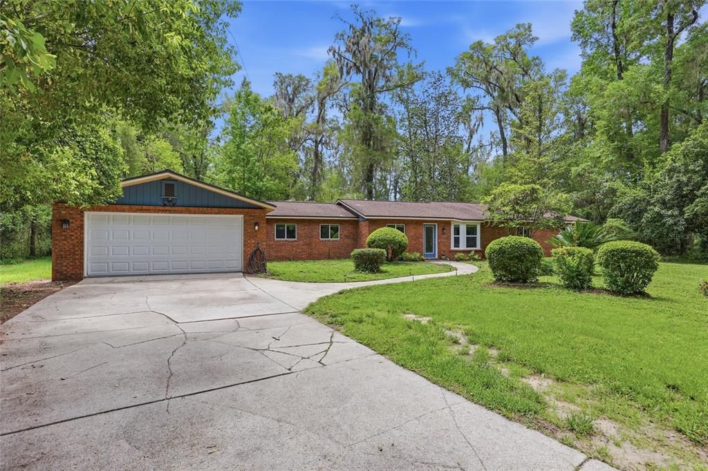For Sale: $399,000 (3 beds, 2 baths, 2186 Square Feet)