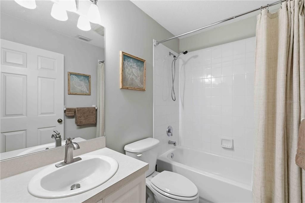 For Sale: $210,000 (2 beds, 2 baths, 1227 Square Feet)