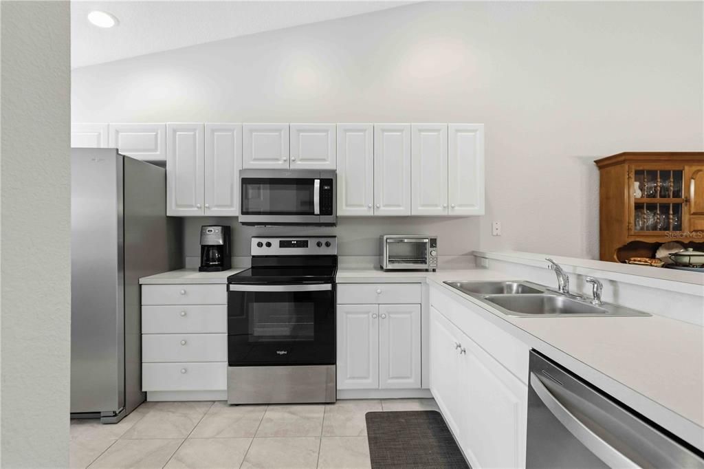 For Sale: $210,000 (2 beds, 2 baths, 1227 Square Feet)