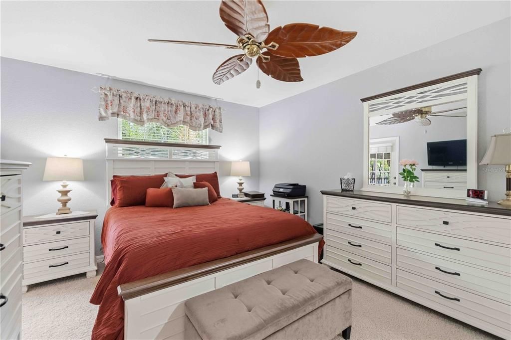 For Sale: $210,000 (2 beds, 2 baths, 1227 Square Feet)