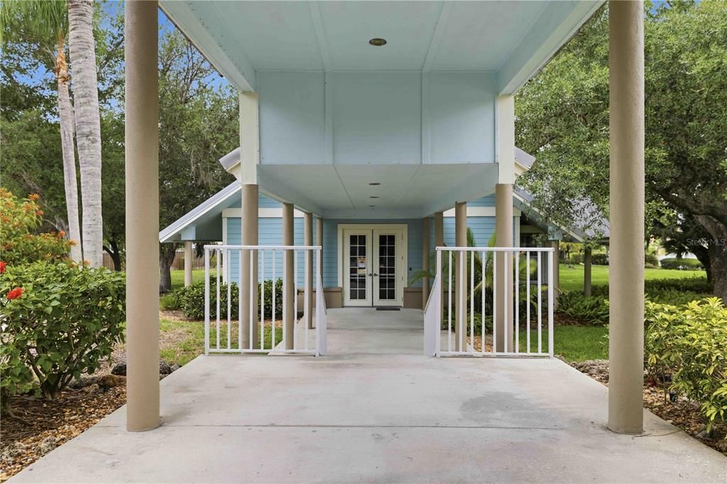 For Sale: $210,000 (2 beds, 2 baths, 1227 Square Feet)