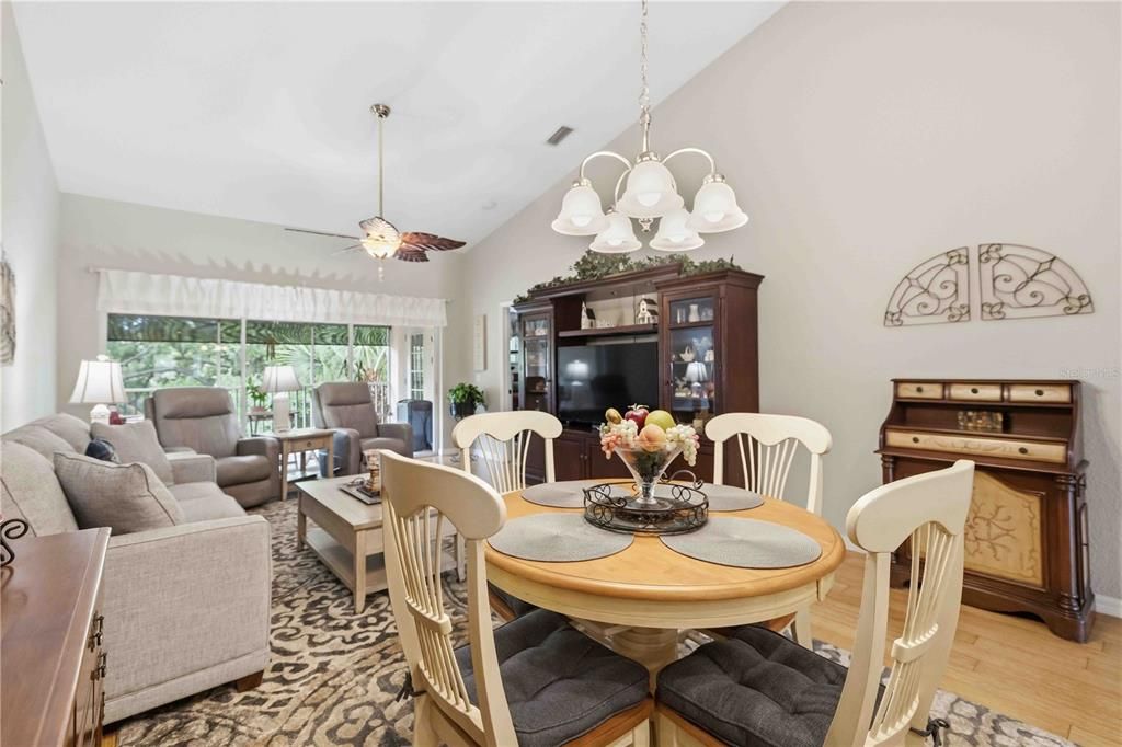 For Sale: $210,000 (2 beds, 2 baths, 1227 Square Feet)