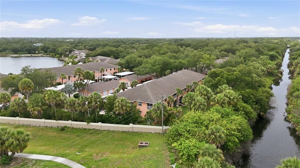 For Sale: $210,000 (2 beds, 2 baths, 1227 Square Feet)