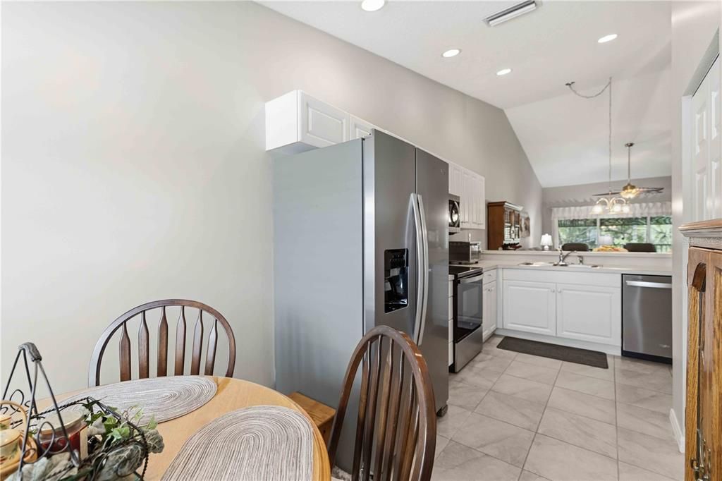 For Sale: $210,000 (2 beds, 2 baths, 1227 Square Feet)
