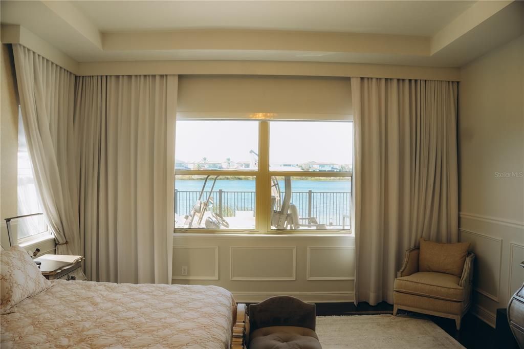 For Sale: $2,500,000 (6 beds, 6 baths, 5287 Square Feet)