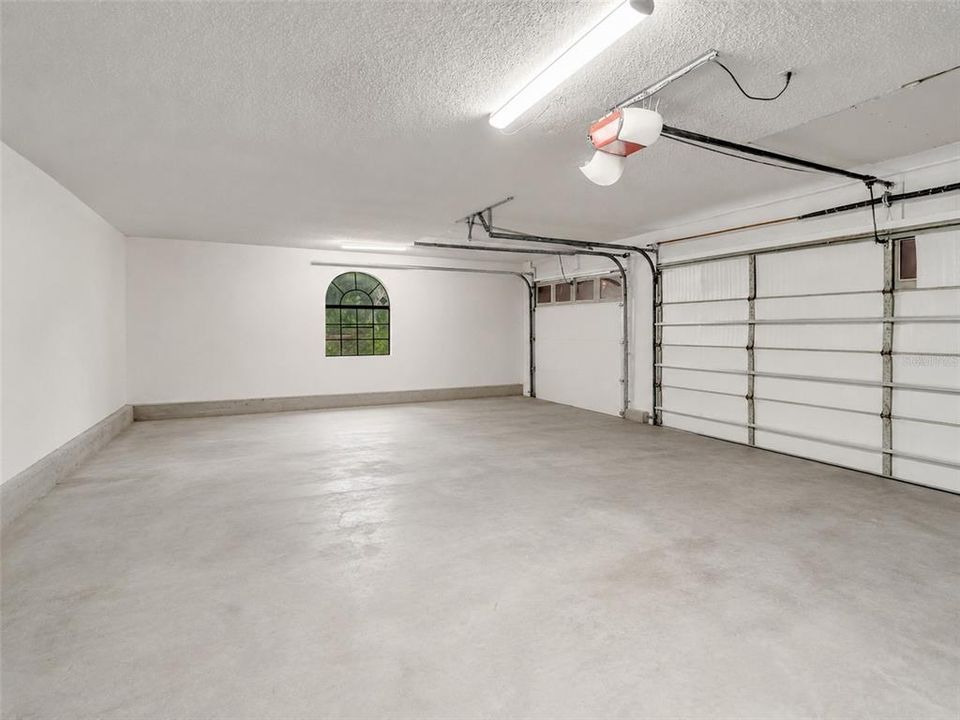 En Venta: $1,090,000 (4 camas, 3 baños, 2842 Pies cuadrados)