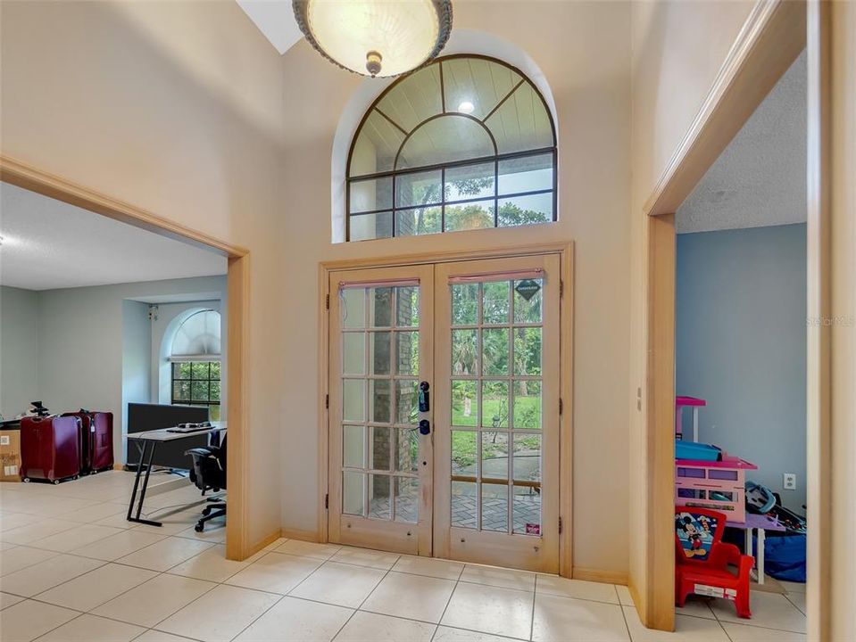En Venta: $1,090,000 (4 camas, 3 baños, 2842 Pies cuadrados)