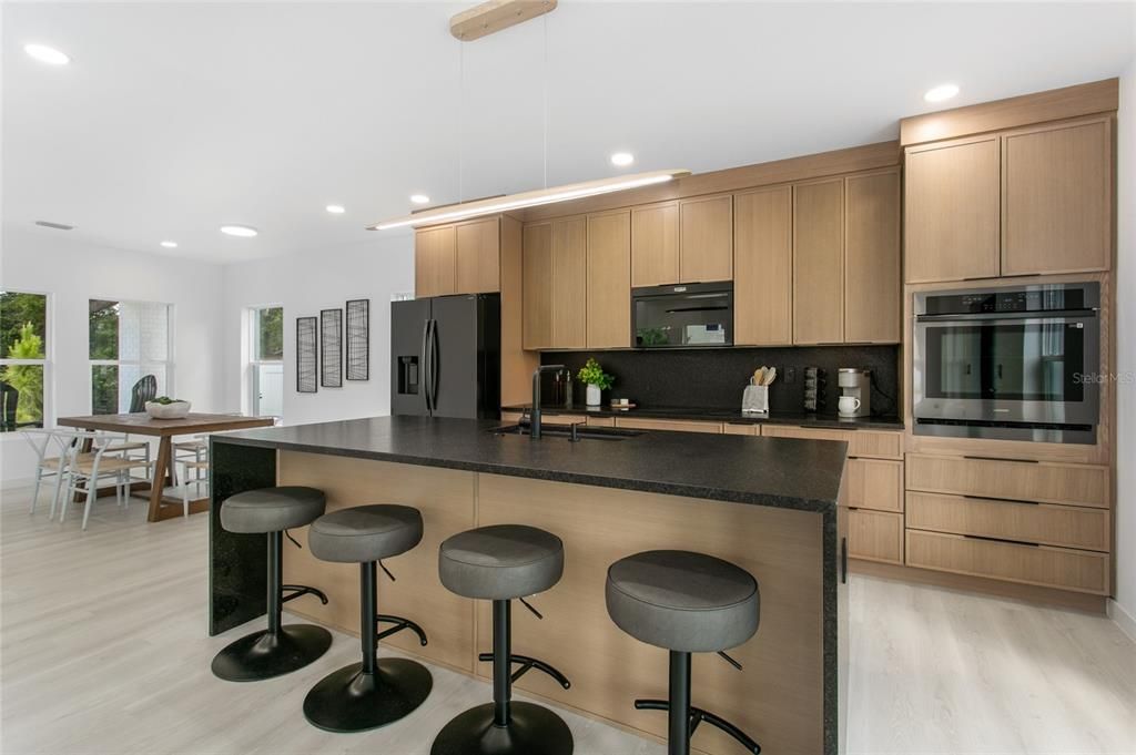 For Sale: $489,000 (3 beds, 3 baths, 1616 Square Feet)