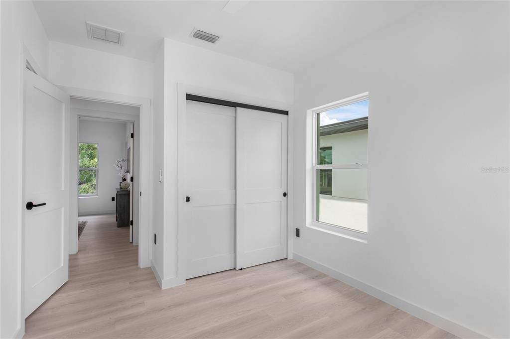 For Sale: $489,000 (3 beds, 3 baths, 1616 Square Feet)