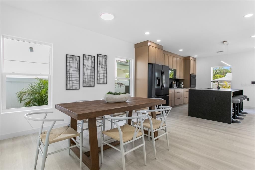 For Sale: $489,000 (3 beds, 3 baths, 1616 Square Feet)