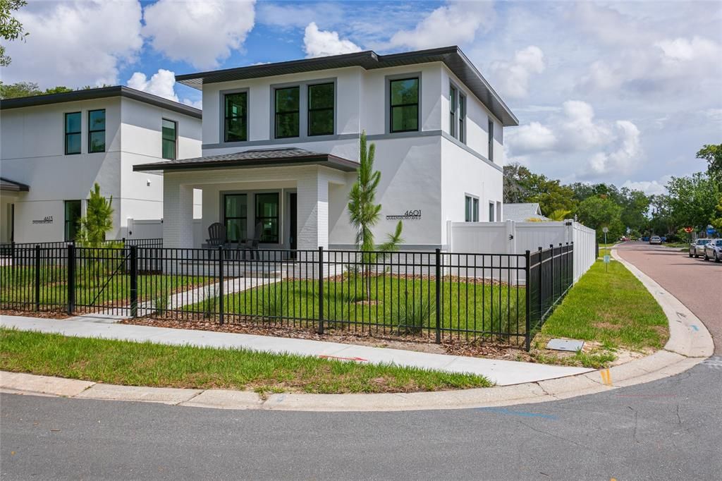 For Sale: $489,000 (3 beds, 3 baths, 1616 Square Feet)