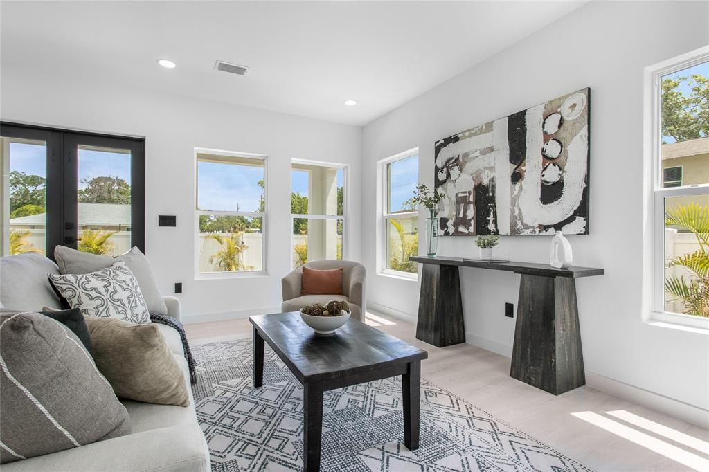 For Sale: $489,000 (3 beds, 3 baths, 1616 Square Feet)