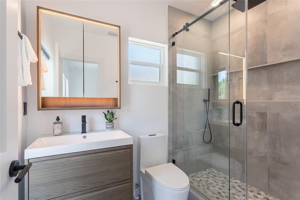 For Sale: $489,000 (3 beds, 3 baths, 1616 Square Feet)