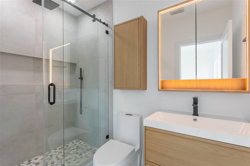 For Sale: $489,000 (3 beds, 3 baths, 1616 Square Feet)