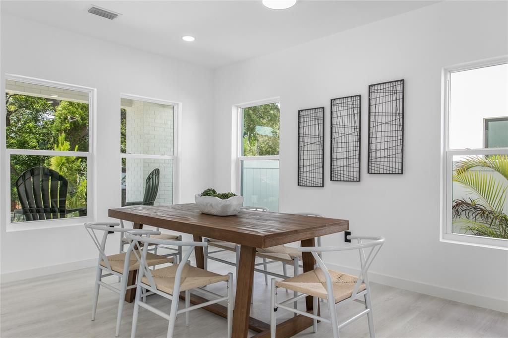 For Sale: $489,000 (3 beds, 3 baths, 1616 Square Feet)