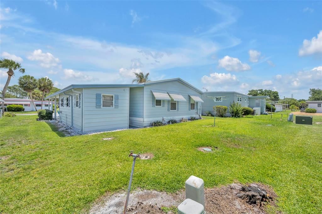 For Sale: $125,000 (2 beds, 2 baths, 1100 Square Feet)