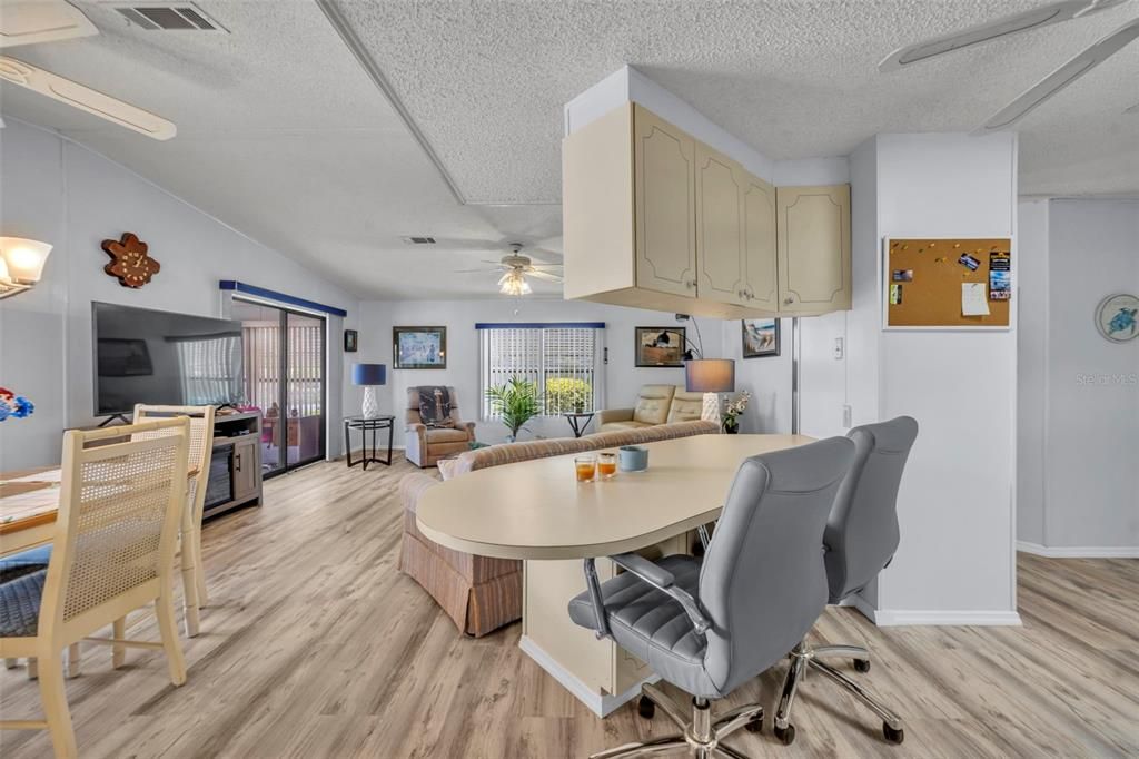 For Sale: $125,000 (2 beds, 2 baths, 1100 Square Feet)