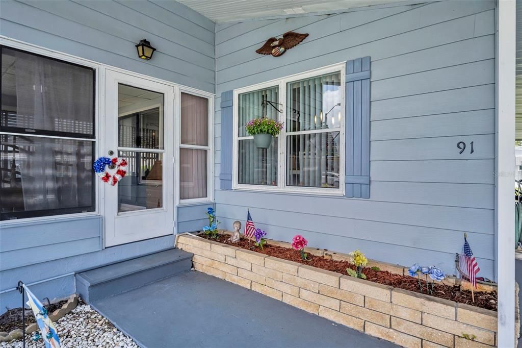For Sale: $125,000 (2 beds, 2 baths, 1100 Square Feet)