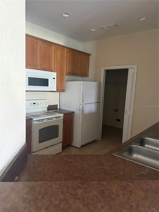 For Rent: $1,750 (3 beds, 2 baths, 1779 Square Feet)