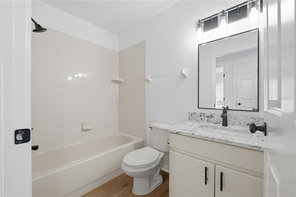 En Venta: $349,000 (4 camas, 3 baños, 1865 Pies cuadrados)