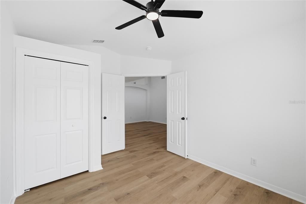 En Venta: $349,000 (4 camas, 3 baños, 1865 Pies cuadrados)