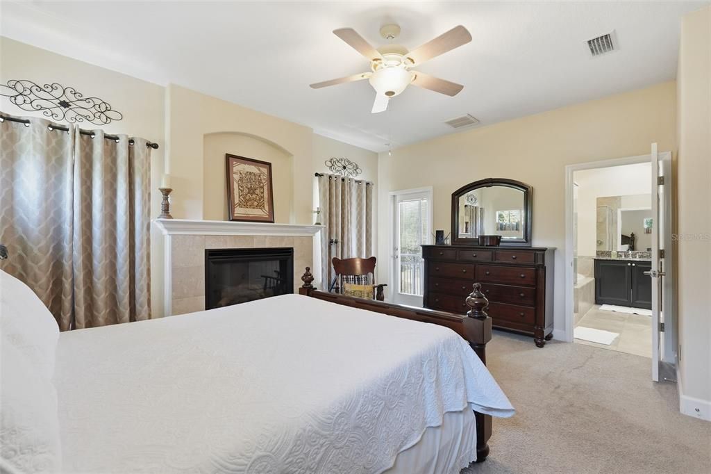 For Sale: $425,000 (4 beds, 2 baths, 2318 Square Feet)