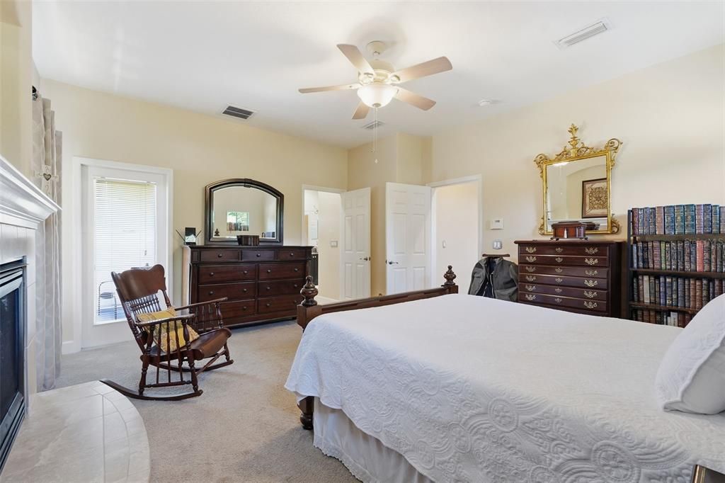 For Sale: $425,000 (4 beds, 2 baths, 2318 Square Feet)