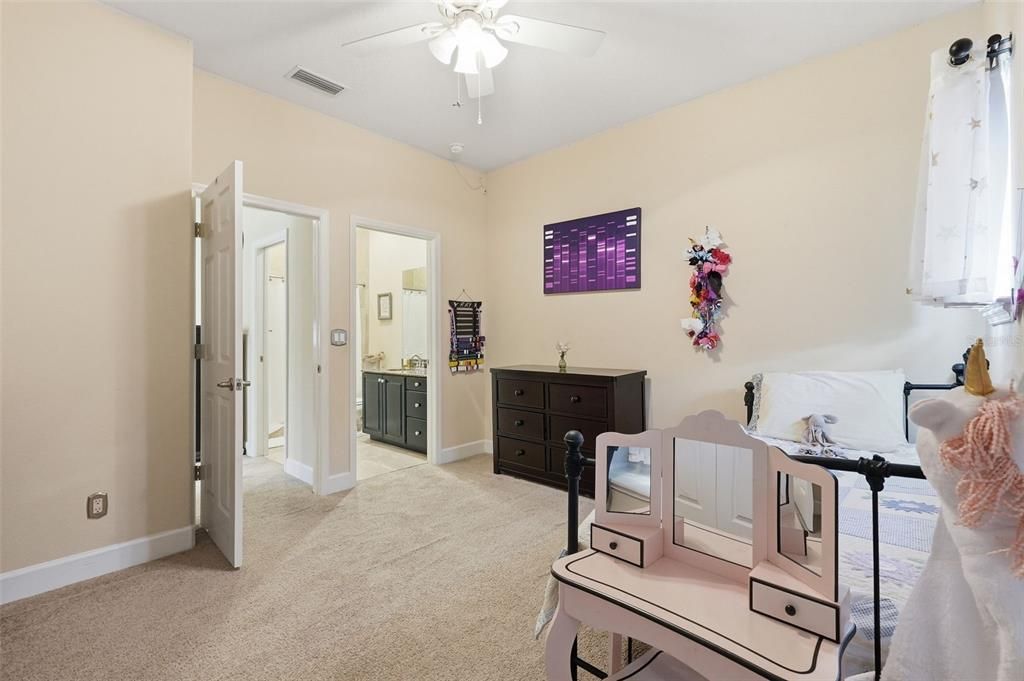 For Sale: $425,000 (4 beds, 2 baths, 2318 Square Feet)
