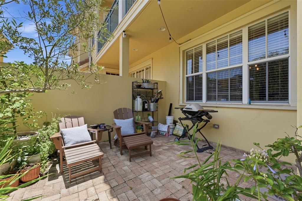 For Sale: $425,000 (4 beds, 2 baths, 2318 Square Feet)