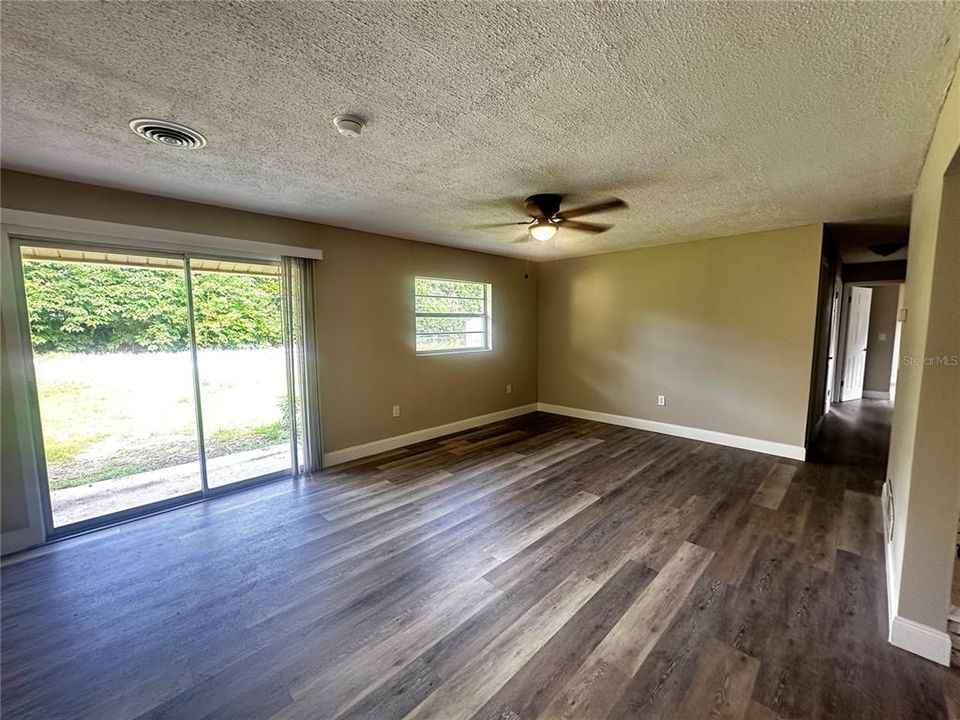 For Rent: $2,050 (3 beds, 2 baths, 1508 Square Feet)