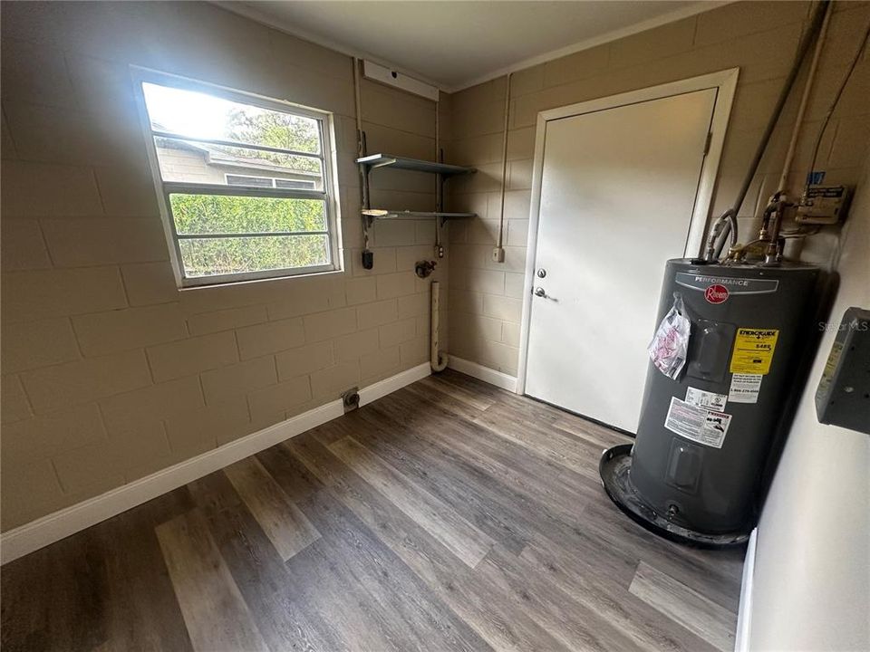 For Rent: $2,050 (3 beds, 2 baths, 1508 Square Feet)